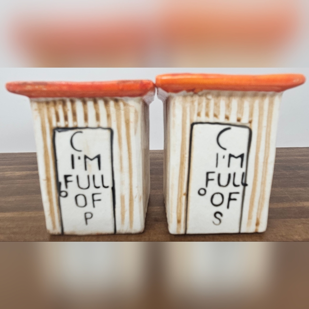 Vintage Salt And Pepper Shakers Out House “Full Of P” “Full Of S” Made in Japan